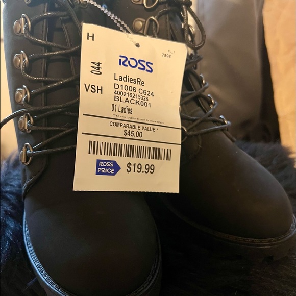 Ladies Black Boots - Picture 5 of 11